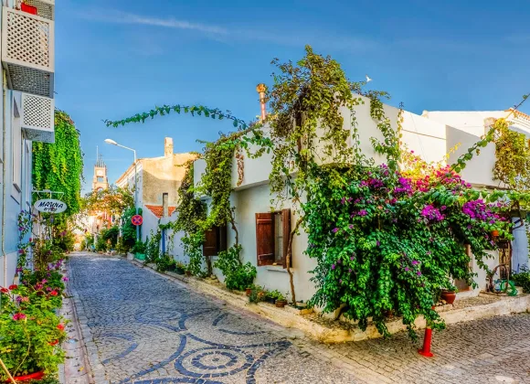 Bozcaada otelleri (Mauna Ötel Önü)